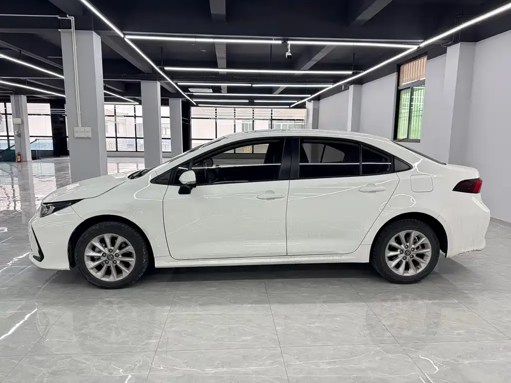 Toyota Corolla 2022 из CN, фото 8