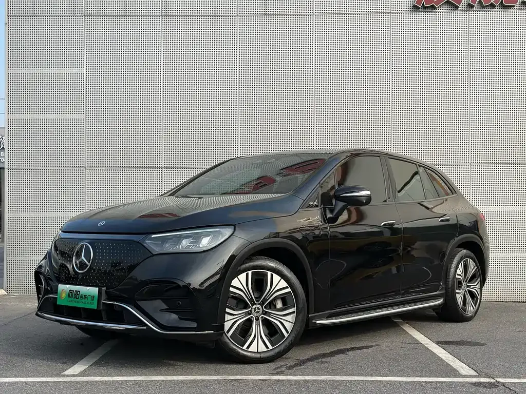 Mercedes-Benz EQE SUV — фото 1