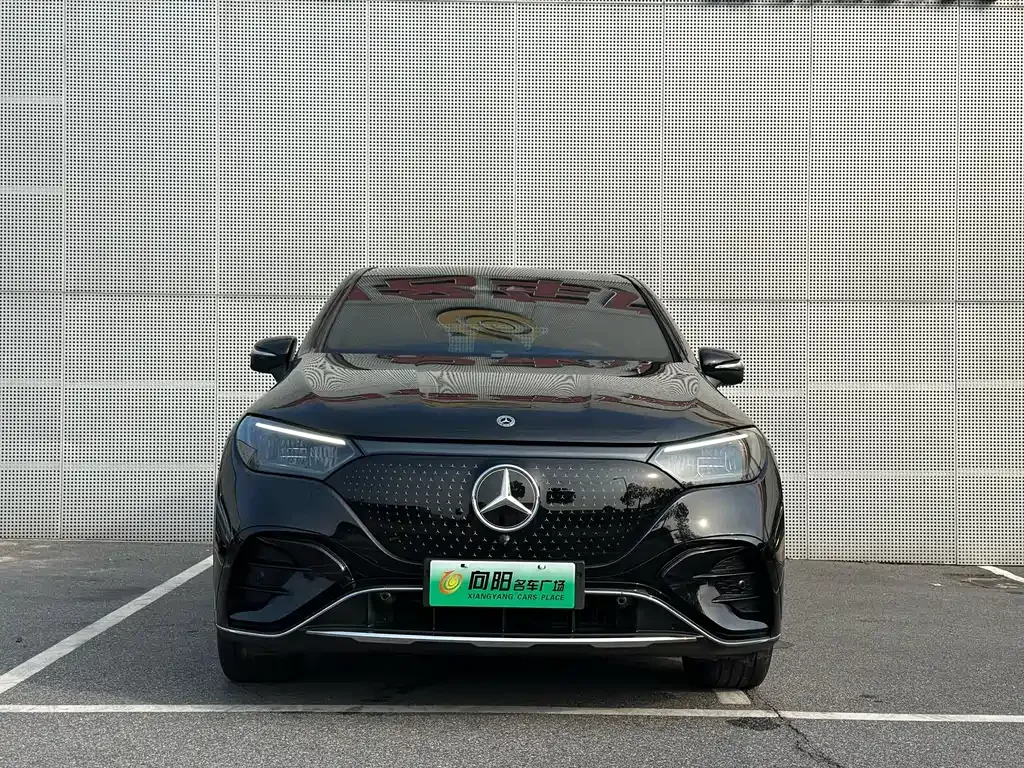 Mercedes-Benz EQE SUV — фото 5