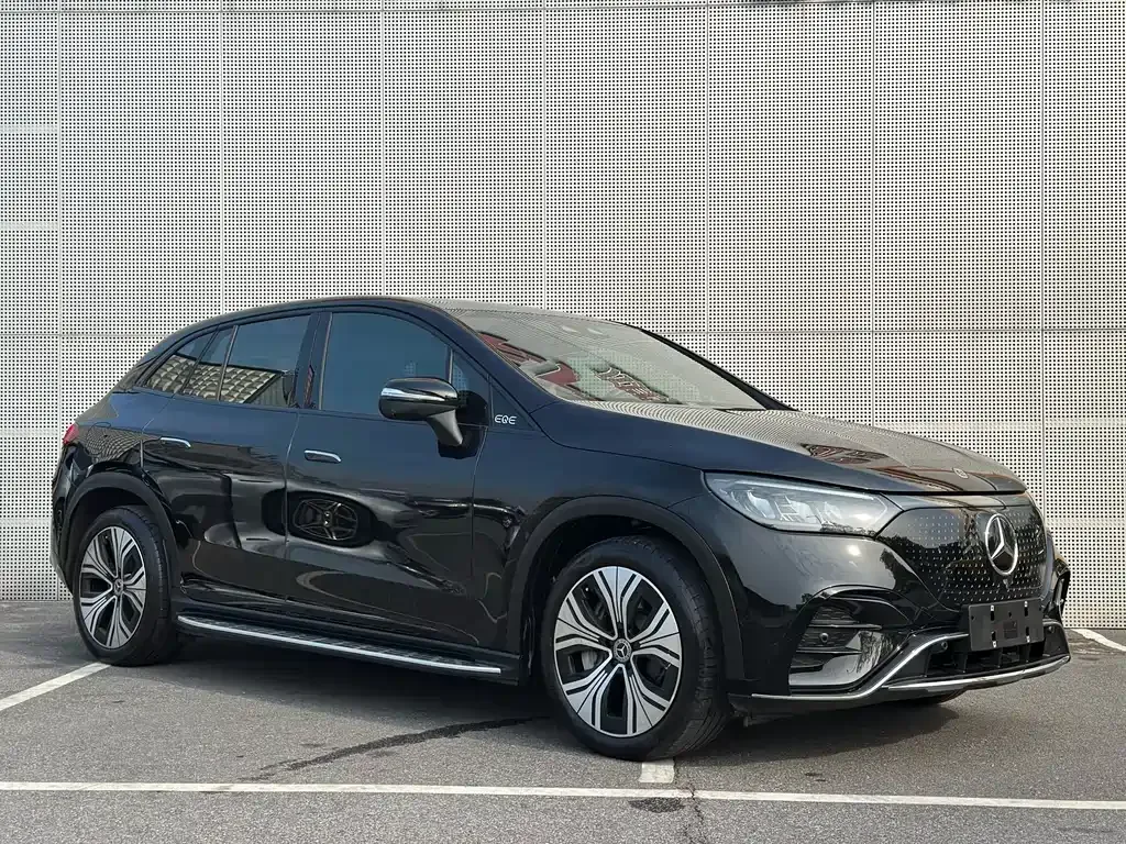 Mercedes-Benz EQE SUV — фото 8
