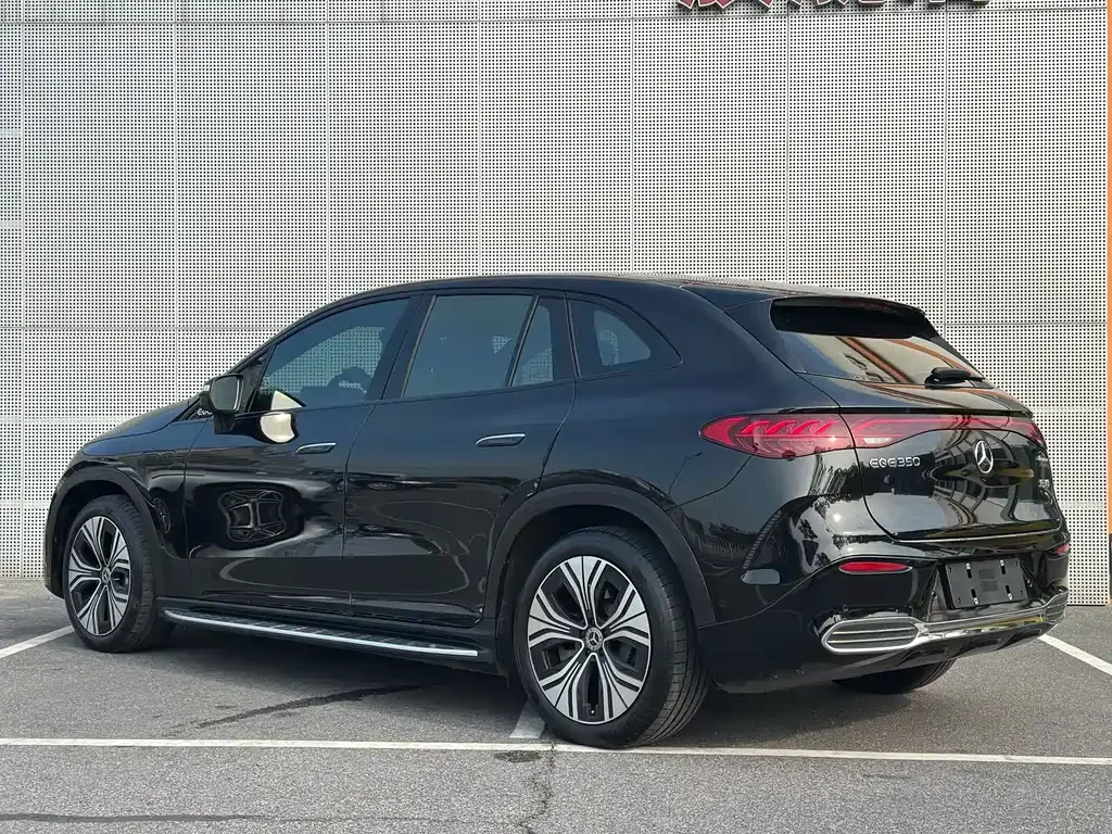 Mercedes-Benz EQE SUV — фото 9