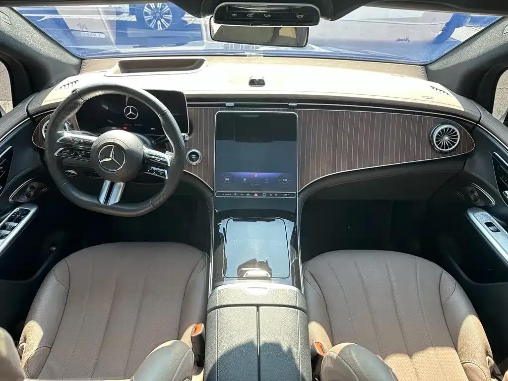 Mercedes-Benz EQE SUV — фото 3