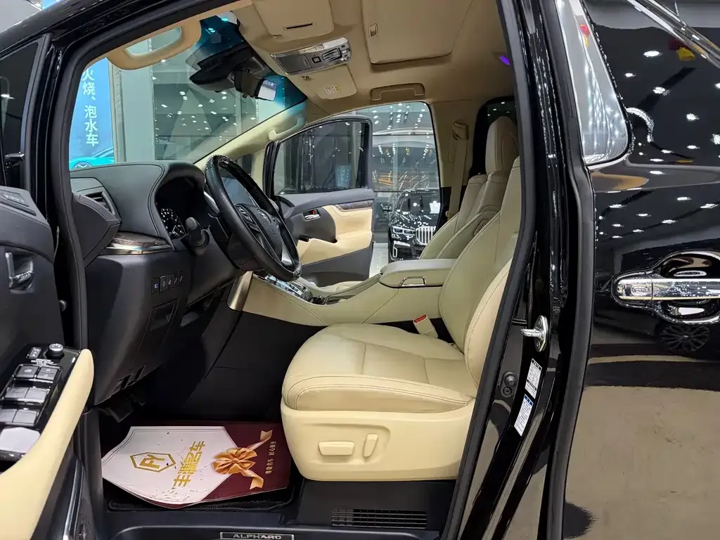 Toyota Alphard 2023 из CN, фото 4