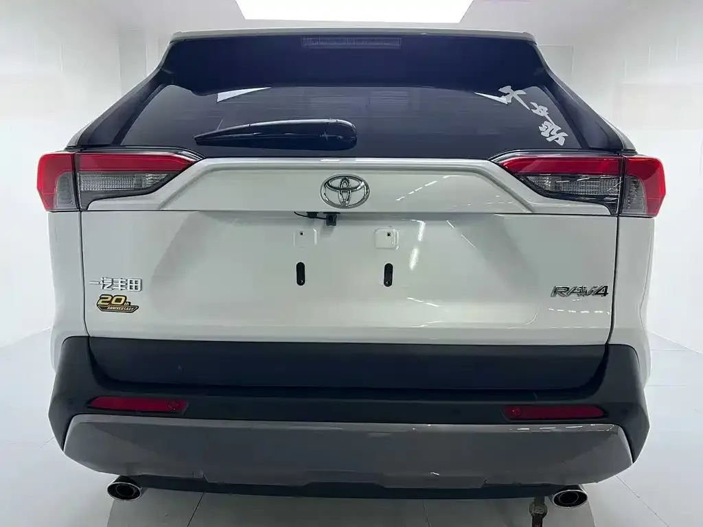 Toyota RAV4 2023 из CN, фото 2