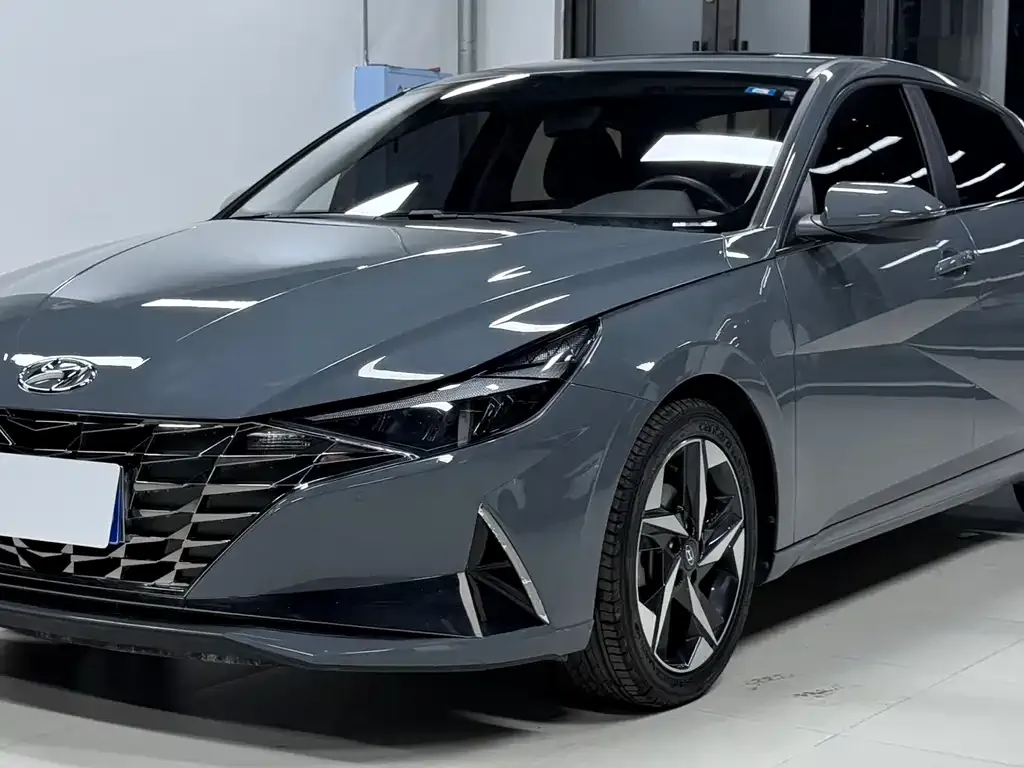 Hyundai Elantra 2023 из CN, фото 1
