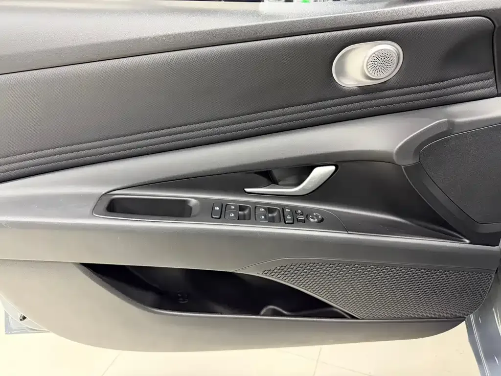 Hyundai Elantra 2023 из CN, фото 7