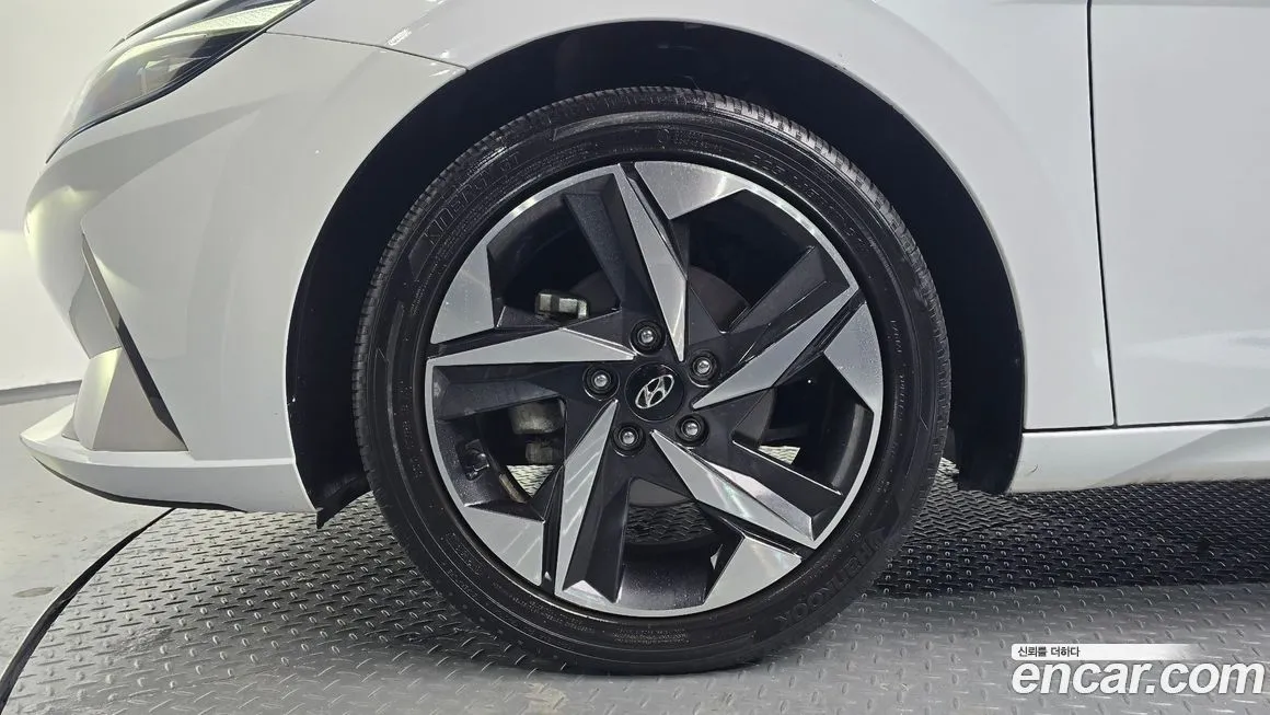 Hyundai AVANTE — фото 8