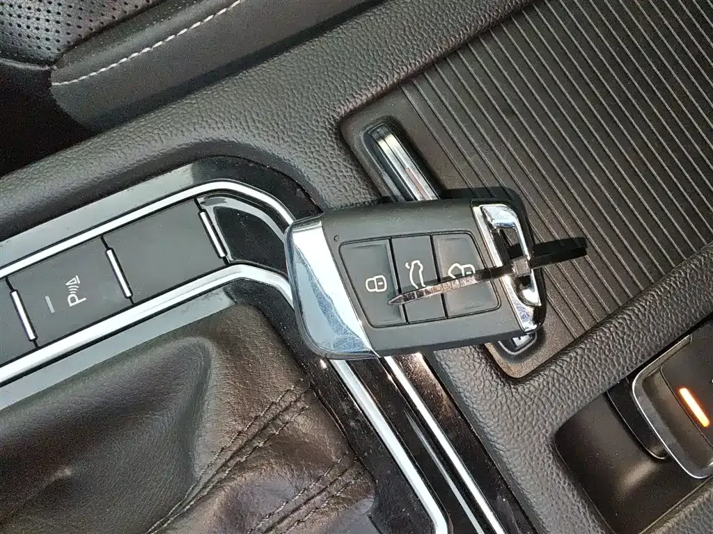 Volkswagen CC 2022 из CN, фото 9