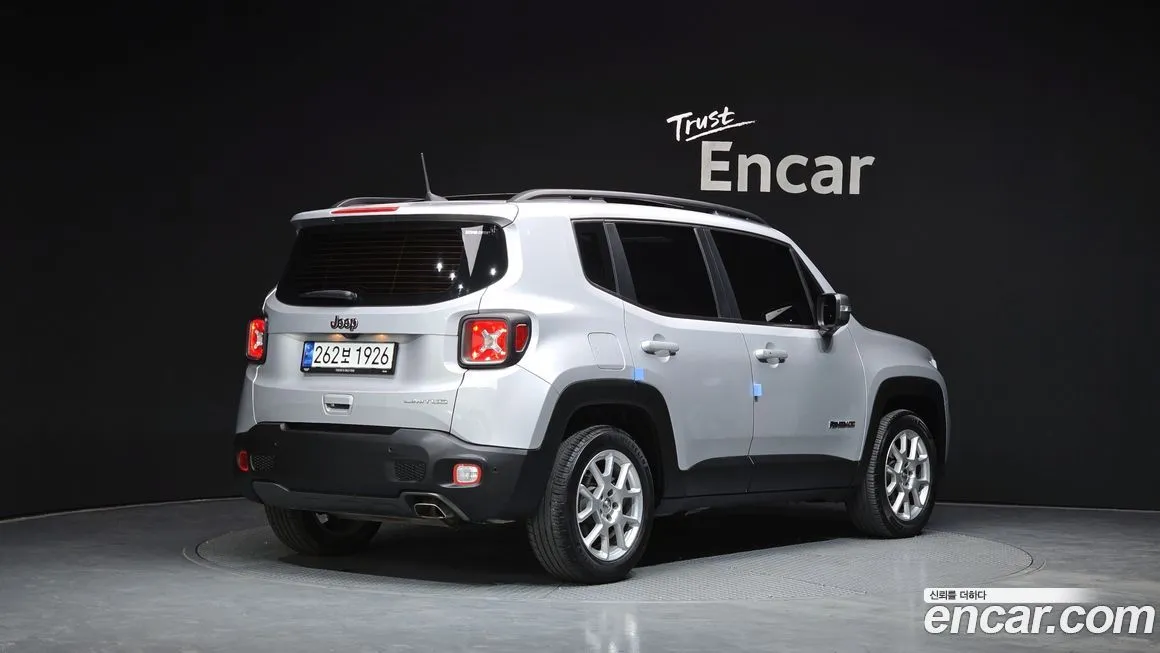 Jeep Renegade — фото 2