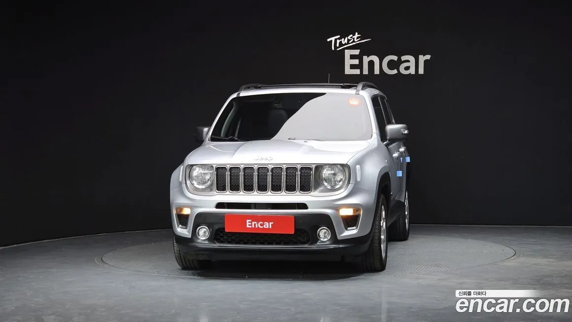 Jeep Renegade — фото 5
