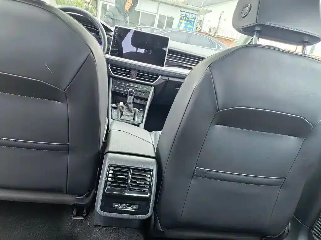 Volkswagen Sagitar 2023 из CN, фото 5
