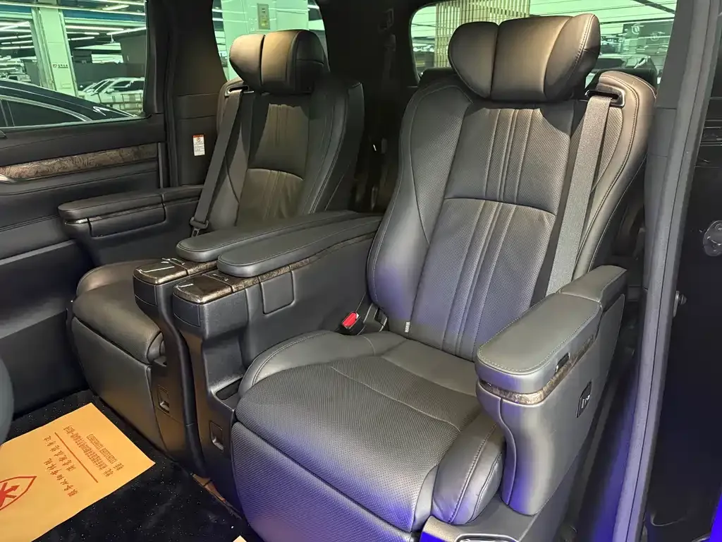 Toyota Alphard 2021 из CN, фото 3