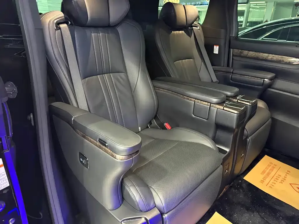 Toyota Alphard 2021 из CN, фото 4