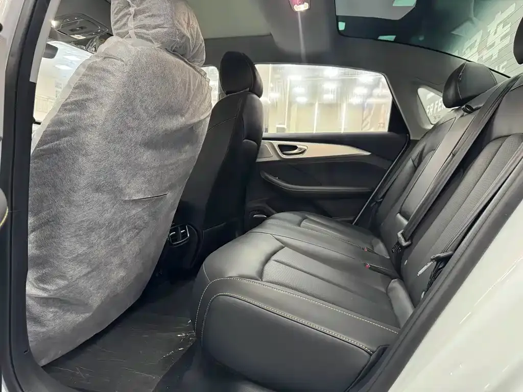 Roewe i6 MAX New Energy 2026 из CN, фото 2