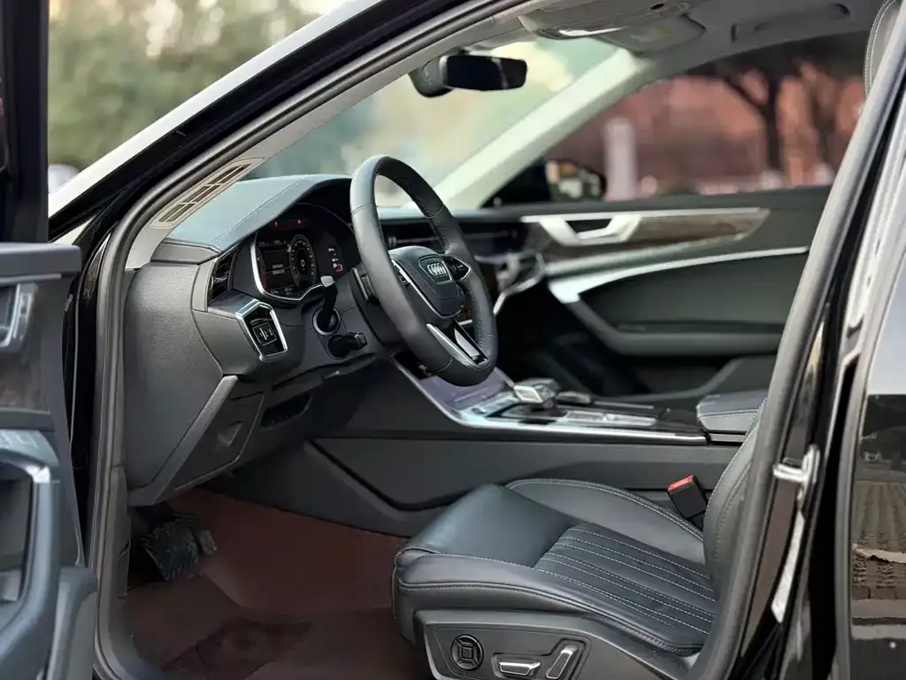 Audi A6L 2022 из CN, фото 5