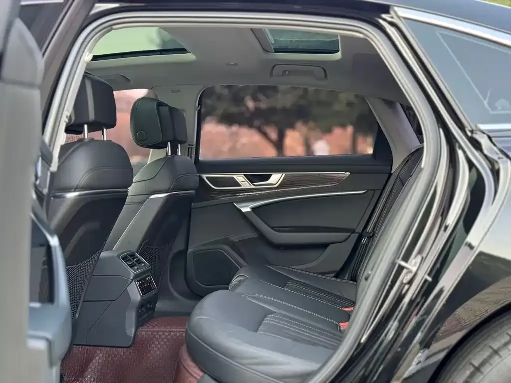 Audi A6L 2022 из CN, фото 6