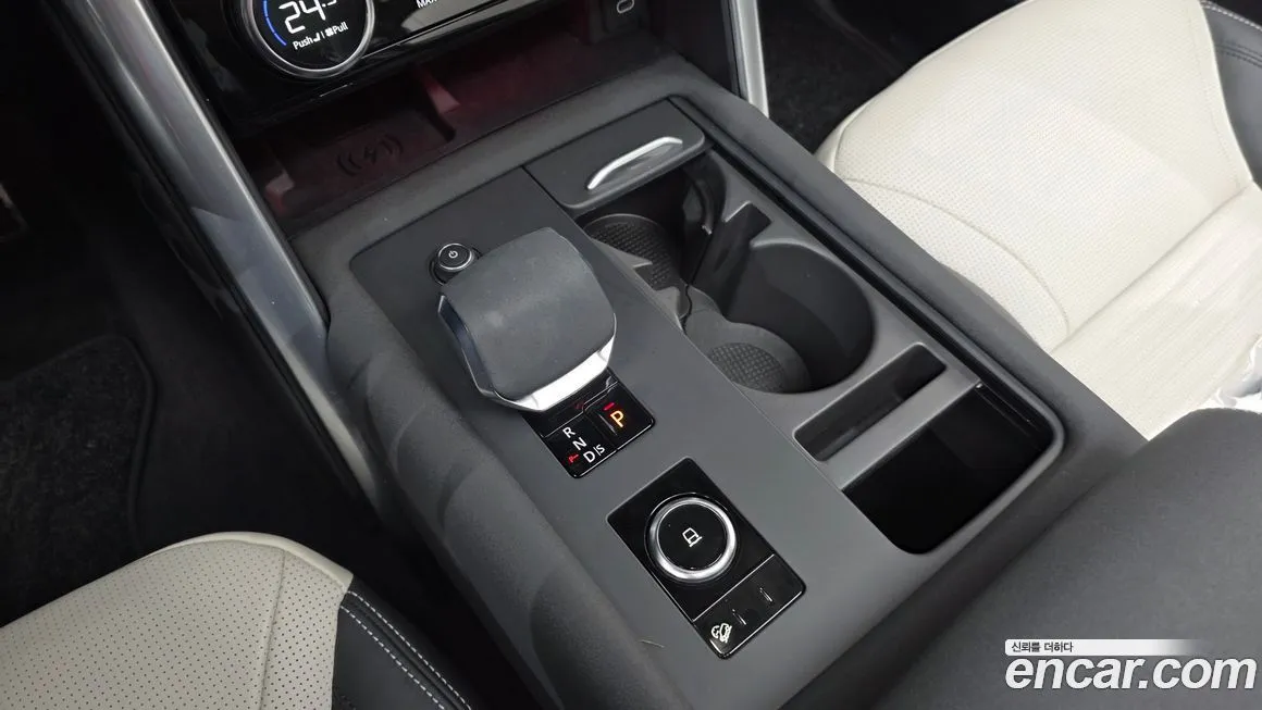 Land Rover Discovery 2025 из KR, фото 8