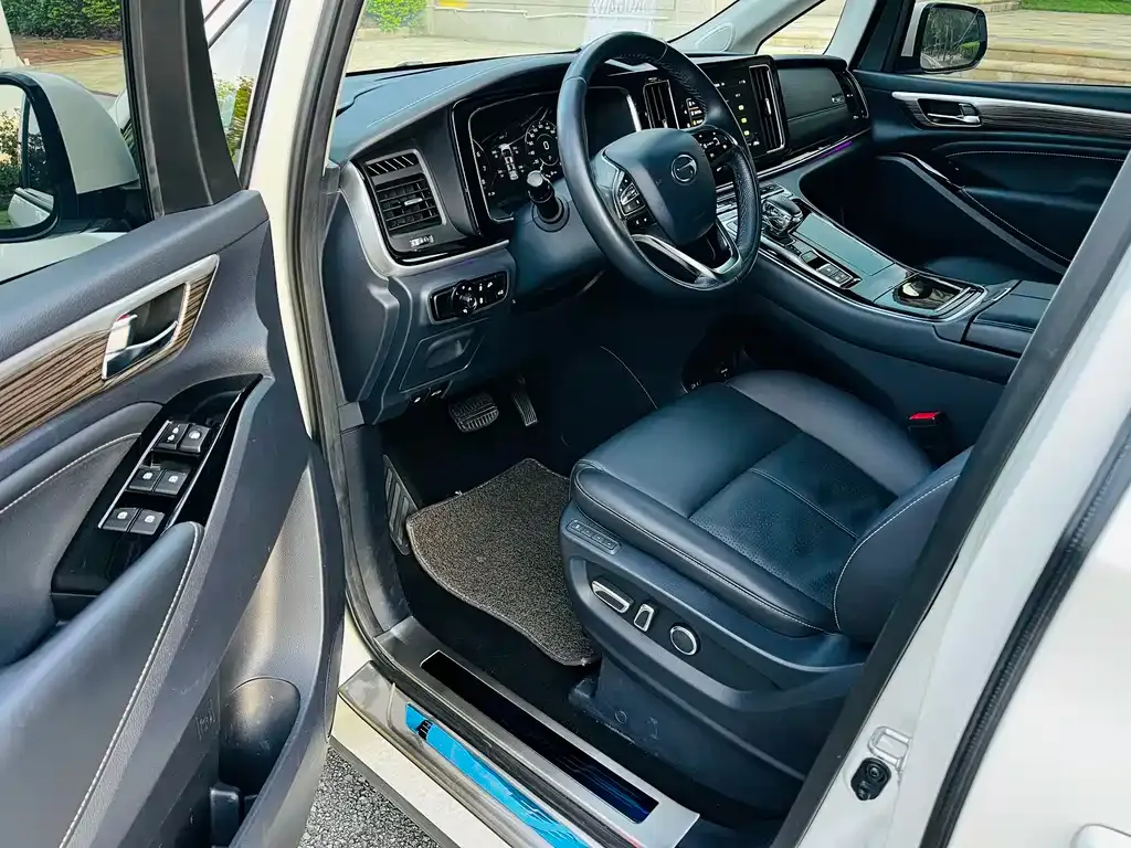 GAC Motor Trumpchi M8 — фото 9