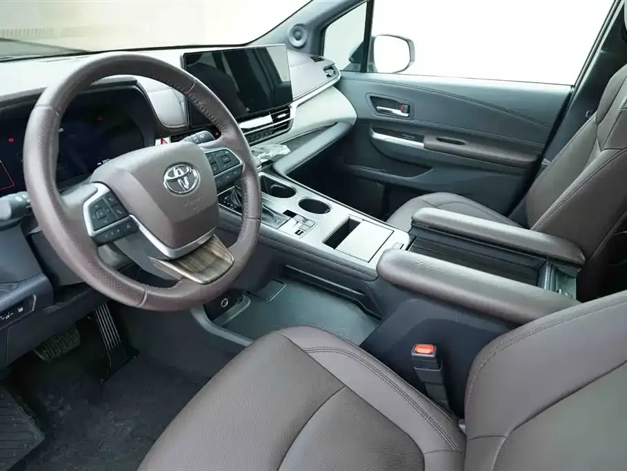 Toyota Granvia 2025 из CN, фото 9