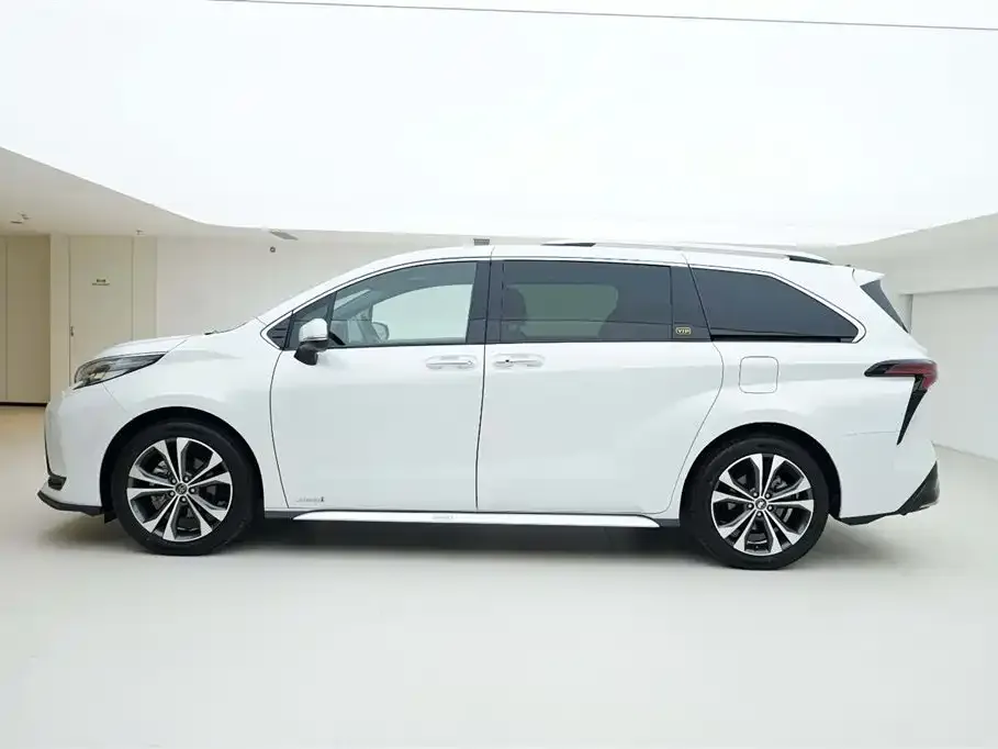 Toyota Granvia 2025 из CN, фото 2