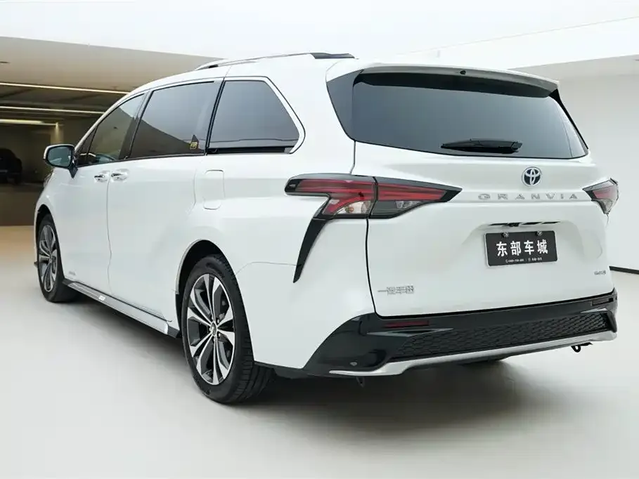 Toyota Granvia 2025 из CN, фото 4
