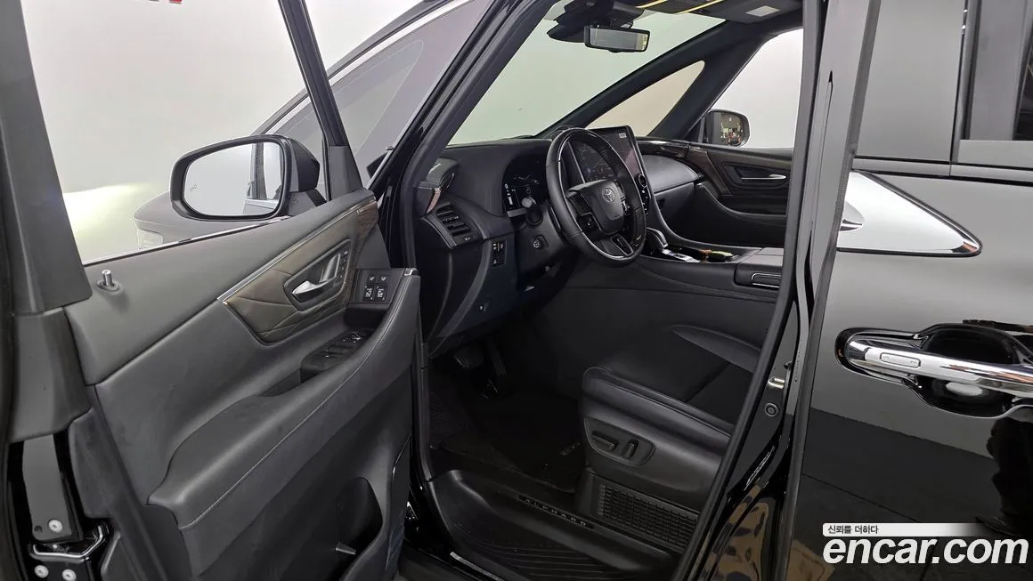 Toyota Alphard — фото 3