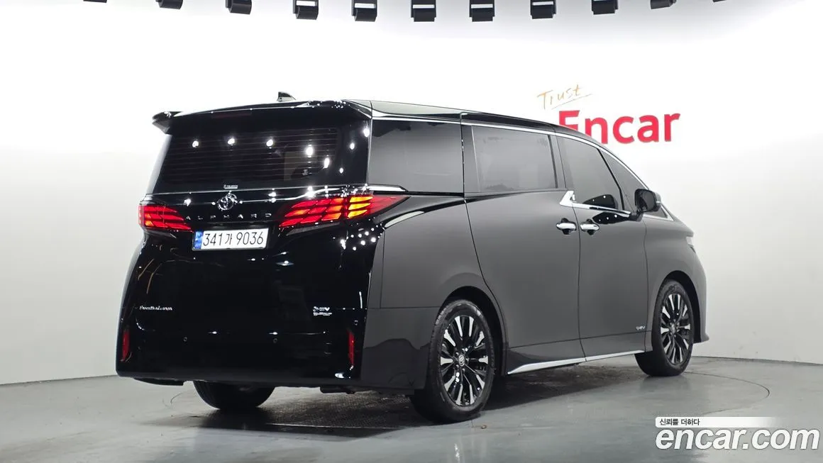 Toyota Alphard — фото 7