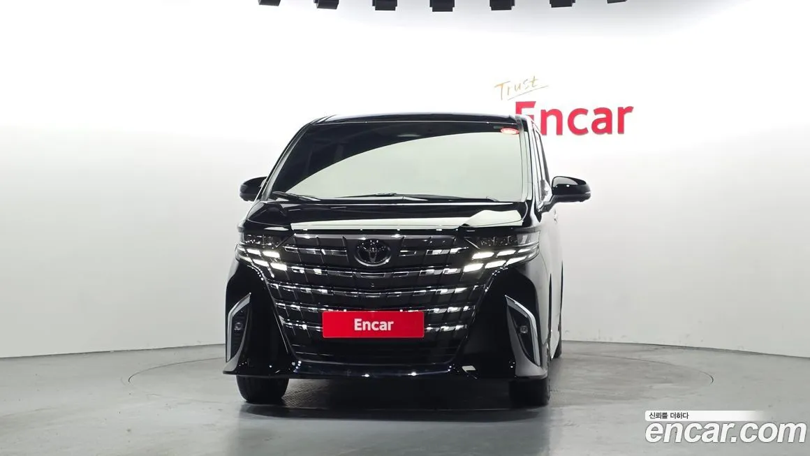 Toyota Alphard — фото 6