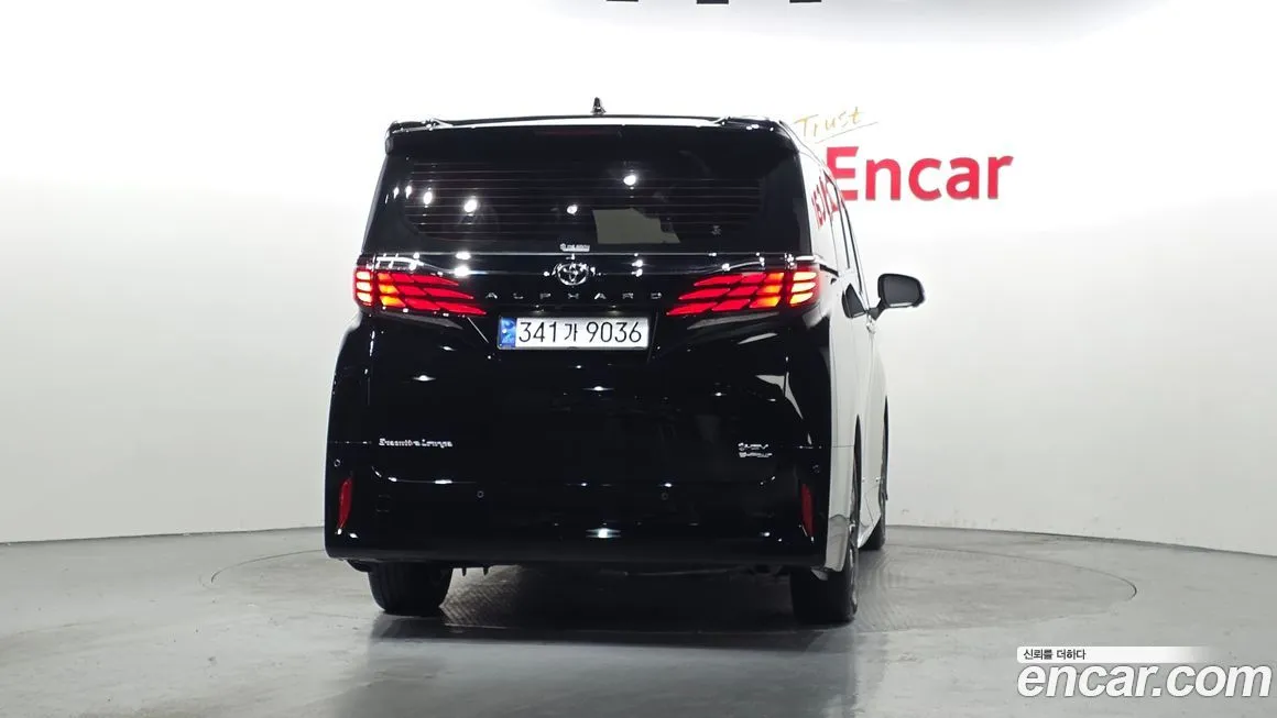 Toyota Alphard — фото 5