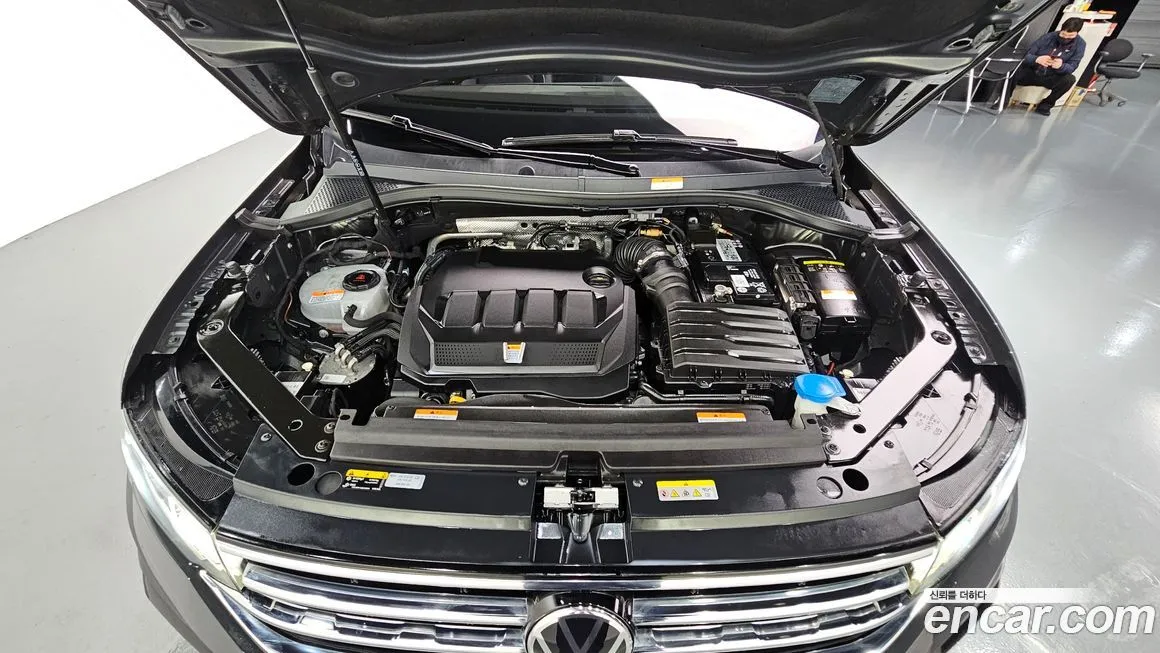 Volkswagen Tiguan — фото 10