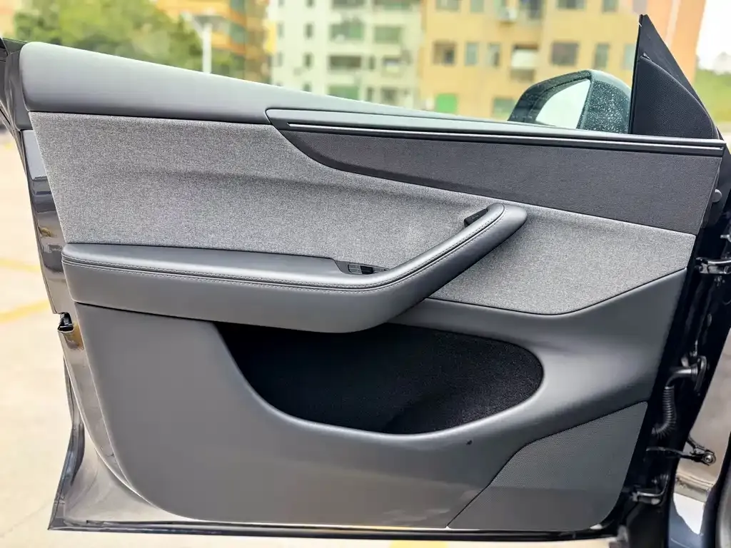 Tesla Model Y 2025 из CN, фото 5