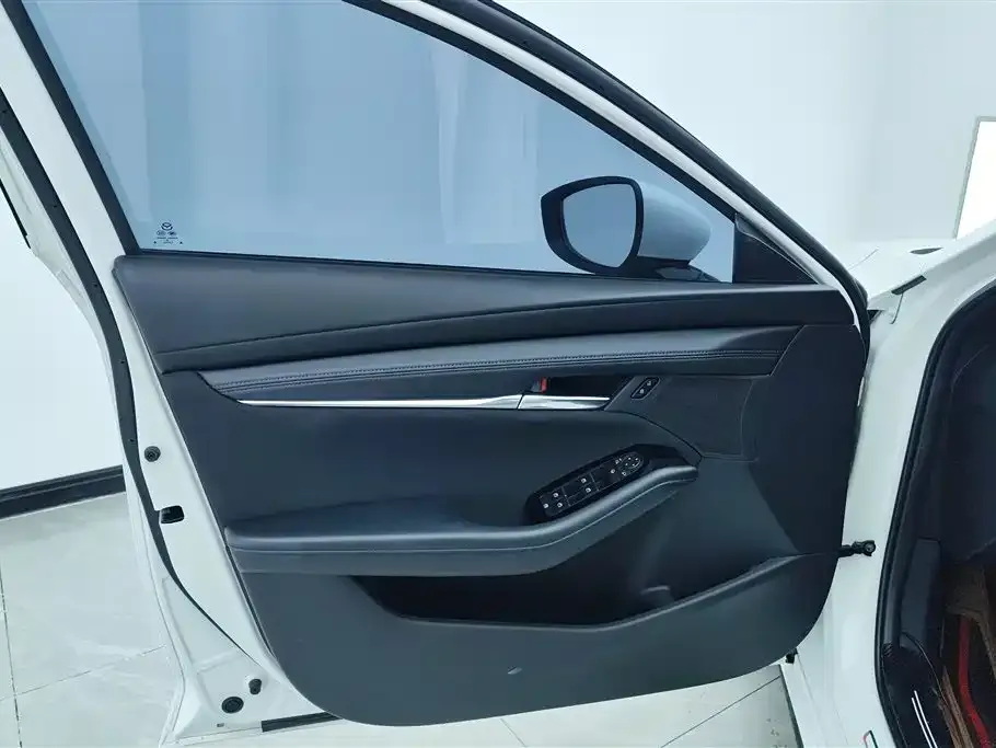 Mazda 3 Axela 2025 из CN, фото 8