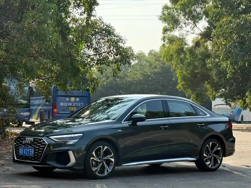 Audi A3 2023 из CN, фото 1