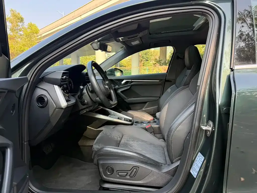 Audi A3 2023 из CN, фото 4