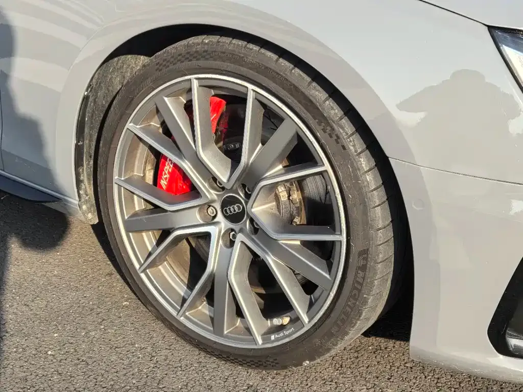 Audi A4L 2022 из CN, фото 5