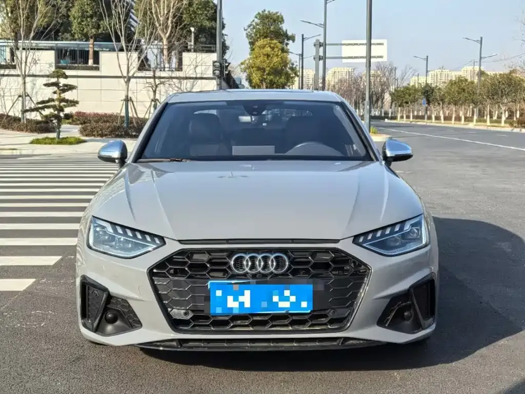 Audi A4L 2022 из CN, фото 6