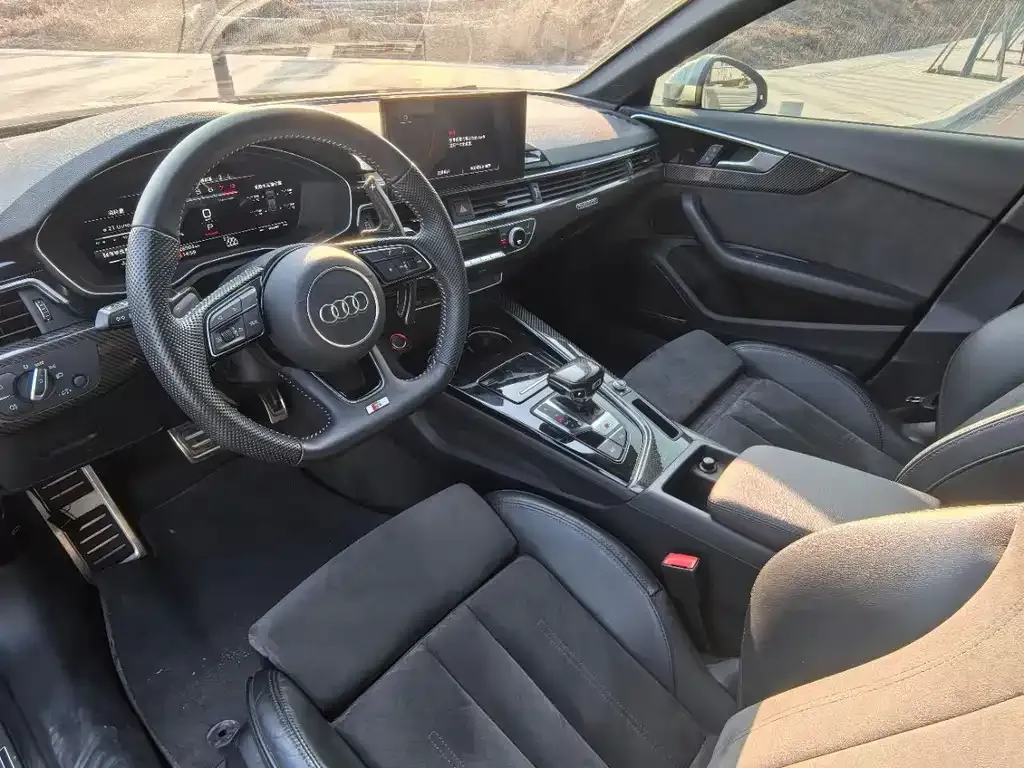Audi A4L 2022 из CN, фото 3