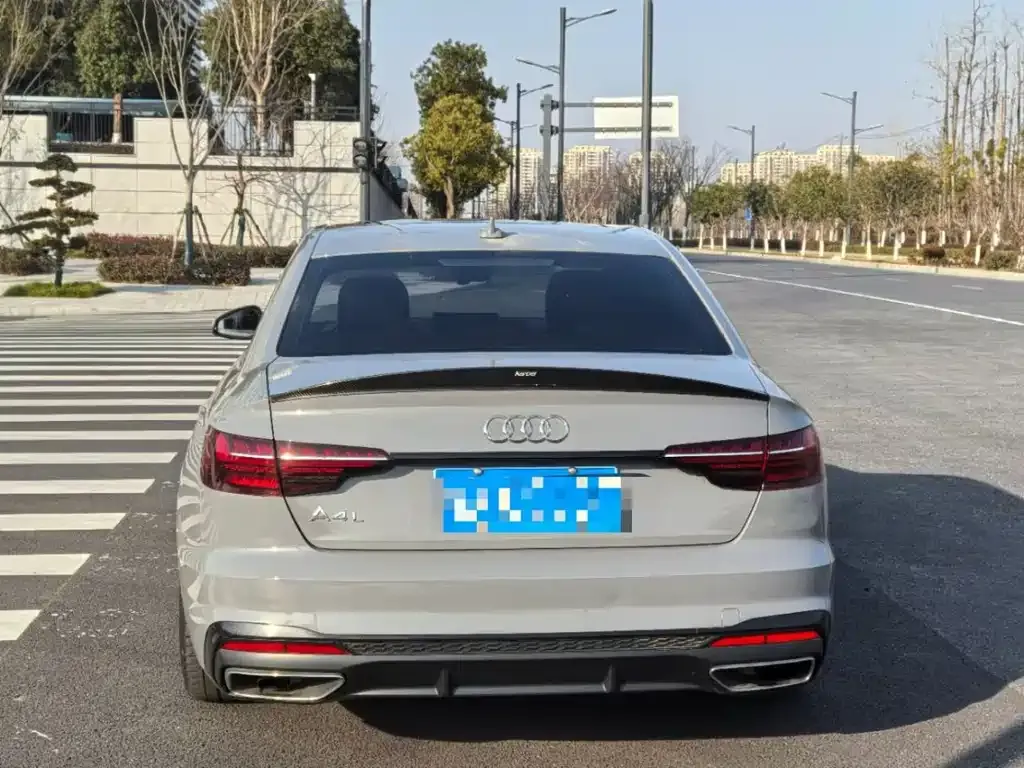 Audi A4L 2022 из CN, фото 9