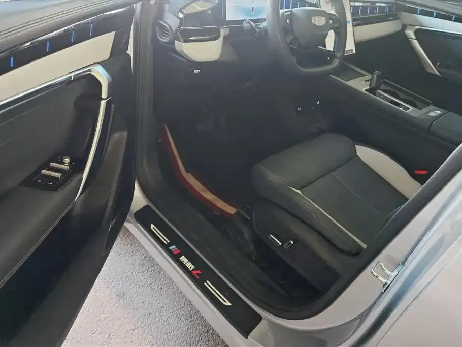 Geely Boyue L 2024 из CN, фото 5