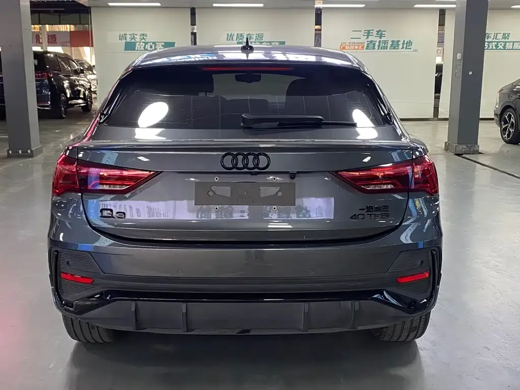 Audi Q3 2023 из CN, фото 9