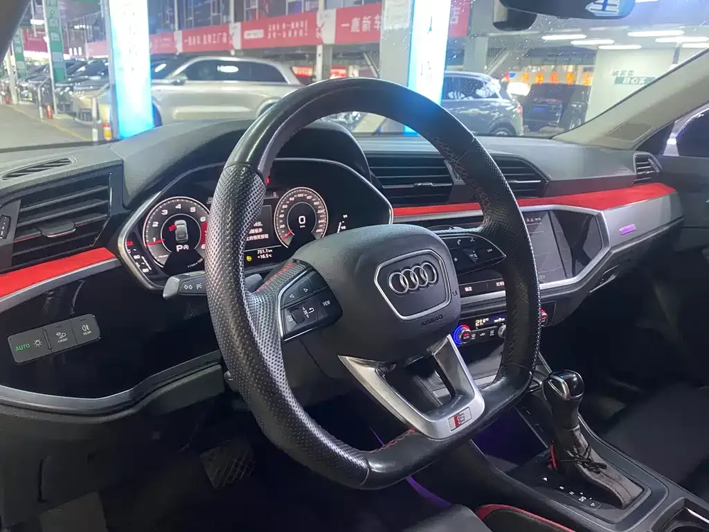 Audi Q3 2023 из CN, фото 2
