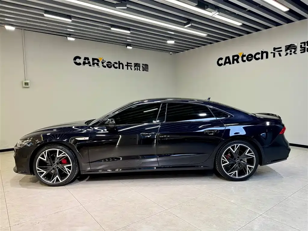 Audi A7L 2024 из CN, фото 5