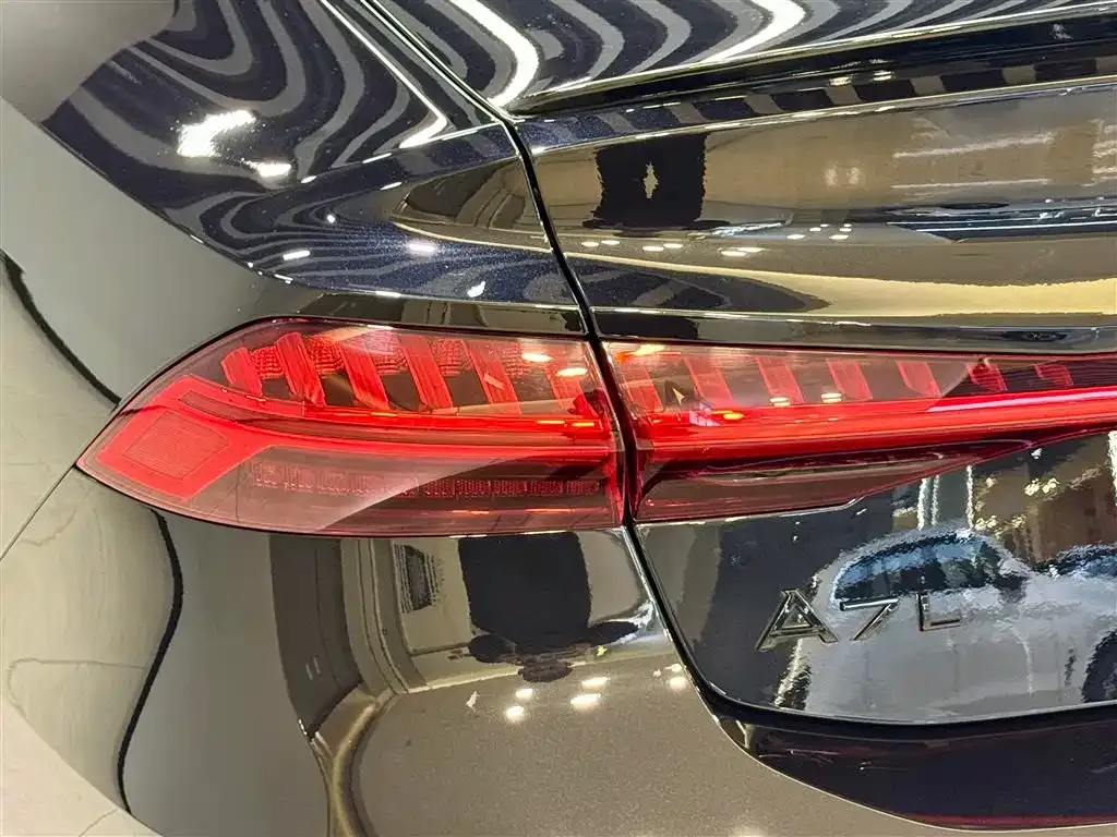 Audi A7L 2024 из CN, фото 10