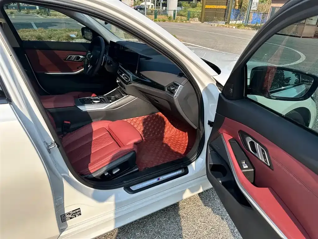 BMW 3 Series 2023 из CN, фото 7