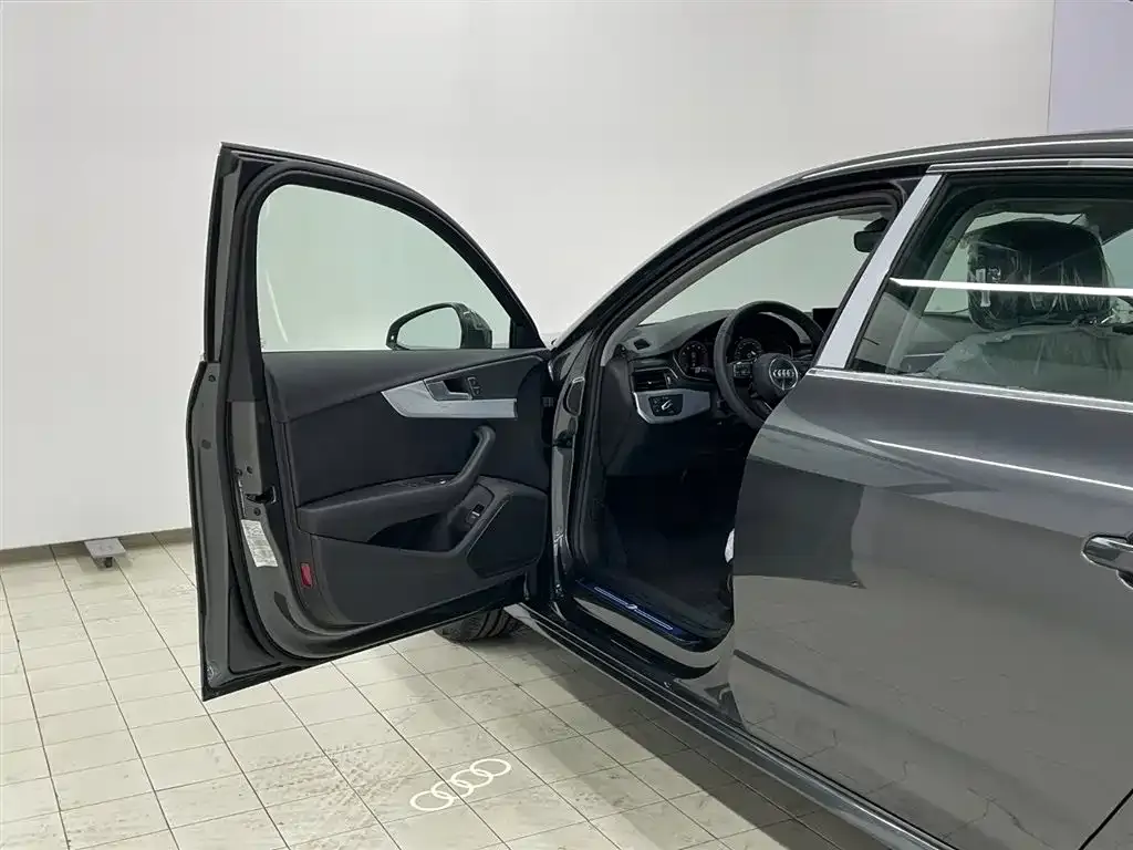 Audi A4L 2025 из CN, фото 9