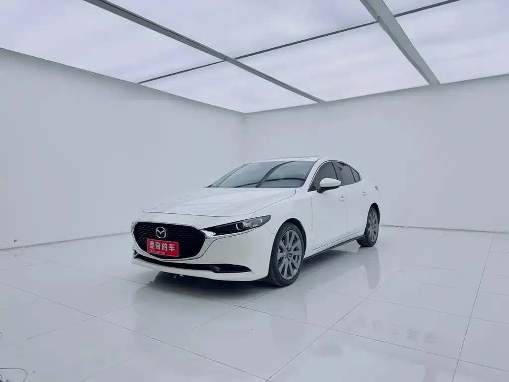 Mazda 3 Axela 2023 из CN, фото 1