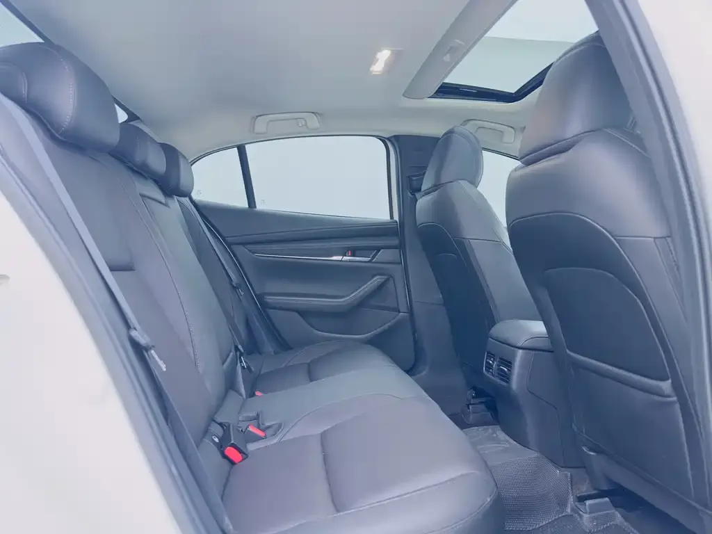 Mazda 3 Axela 2023 из CN, фото 8