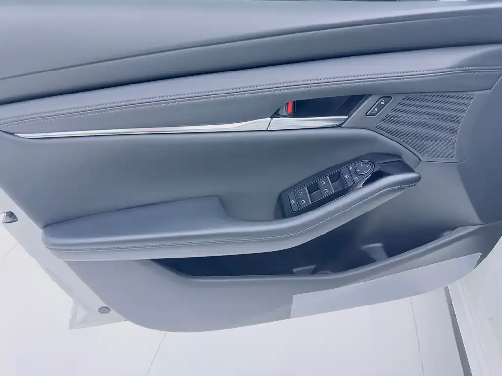 Mazda 3 Axela 2023 из CN, фото 10
