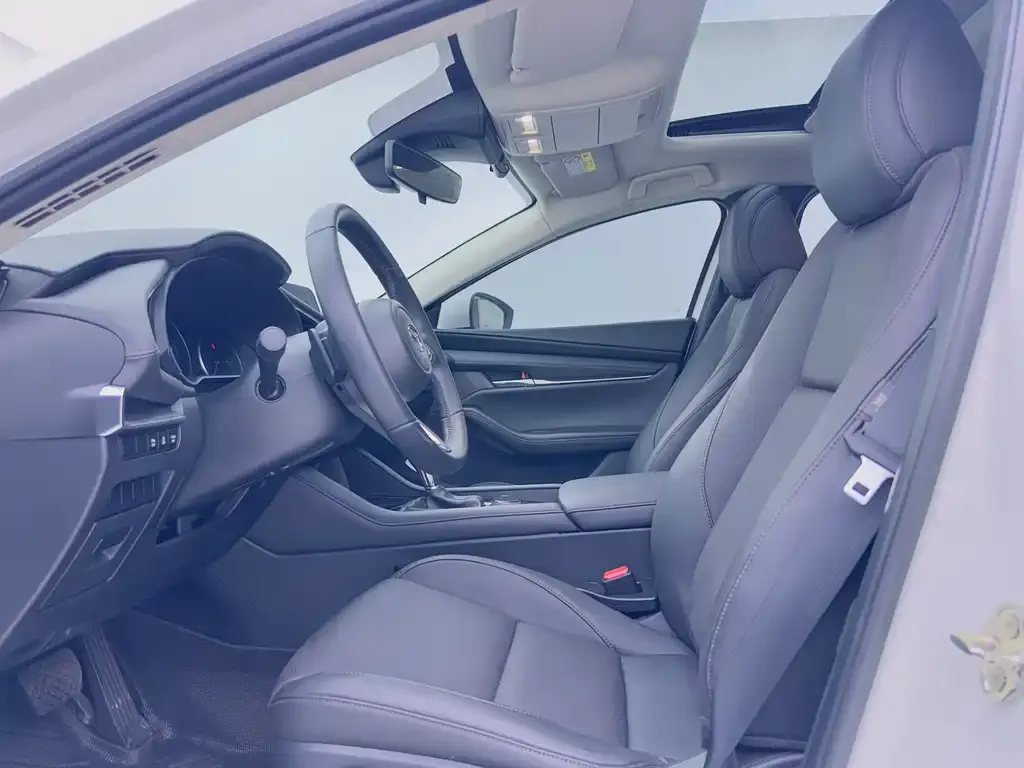 Mazda 3 Axela 2023 из CN, фото 3