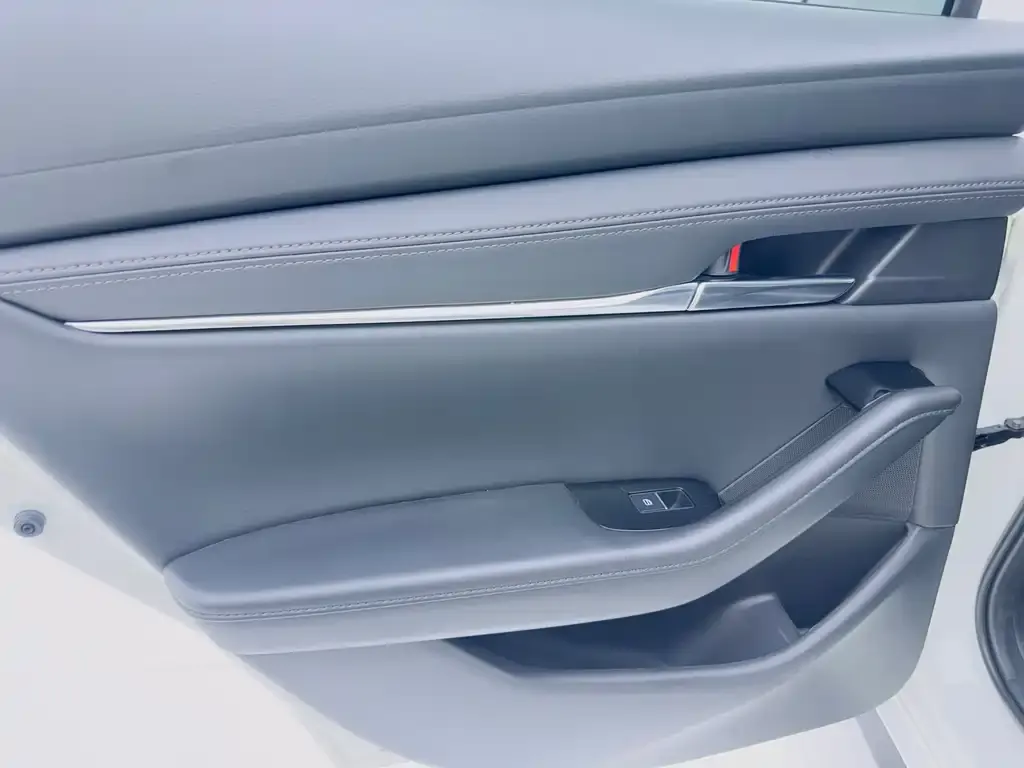 Mazda 3 Axela 2023 из CN, фото 6